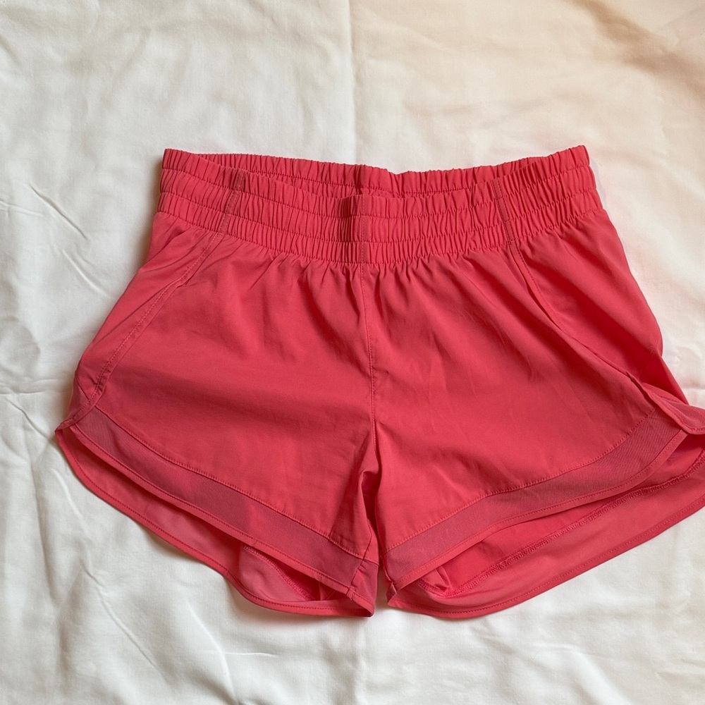 Athleta Coral Mesh Racer Run Short 4”  size XS